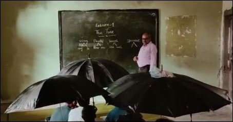 గొడుగుకిందనే బడి పాఠాలు || School lessons under the umbrella