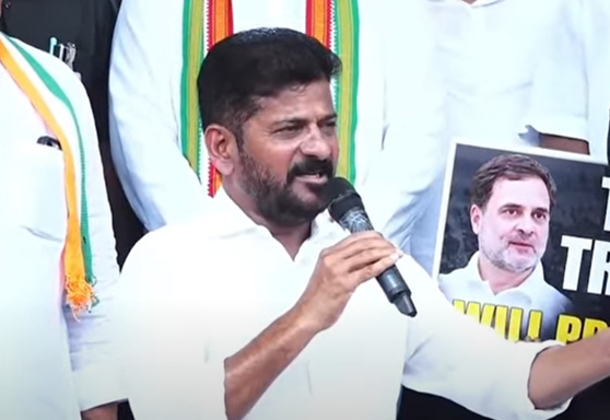 గత ప్రధానుల కంటే మోదీ రెండింతలు ఎక్కువ అప్పు చేశారు: సీఎం రేవంత్‌రెడ్డి || Modi took twice as much debt as previous prime ministers: CM Revanth Reddy