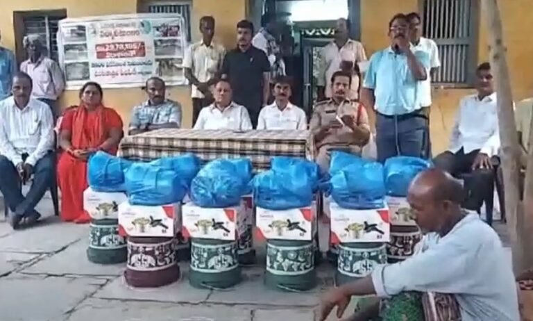 వరద బాధితులకు వంట సామాన్లు పంపిణీ | Kitchen Equipment Distribution to Flood Victims